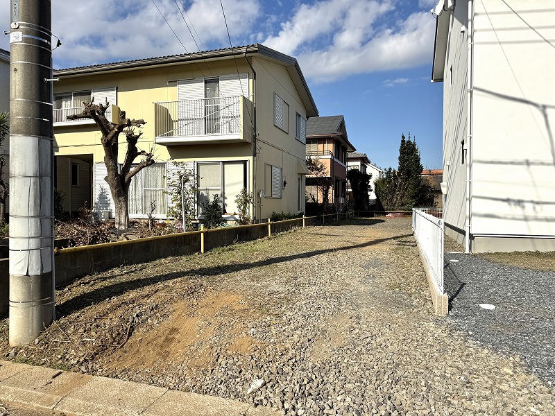 ��錧���Ύs����쏬���2-43�̓y�n�̑O�ʓ��H�܂ތ��n�ʐ^