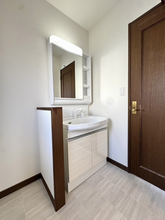 ��錧��J�s���₫�䂯�₫��3���ڂ̒��È�ˌ��Ă̐��ʑ�E���ʏ�