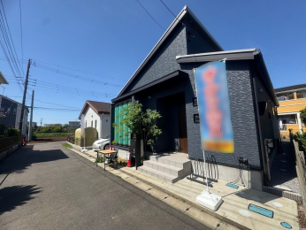 ��錧���s�����̒��È�ˌ��Ă̑O�ʓ��H�܂ތ��n�ʐ^