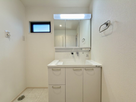 ��錧���΂݂炢�s���˓��ˎ��z�K�̐V�z��ˌ��Ẳ摜