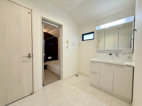 ��錧���΂݂炢�s���˓��ˎ��z�K�̐V�z��ˌ��Ẳ摜