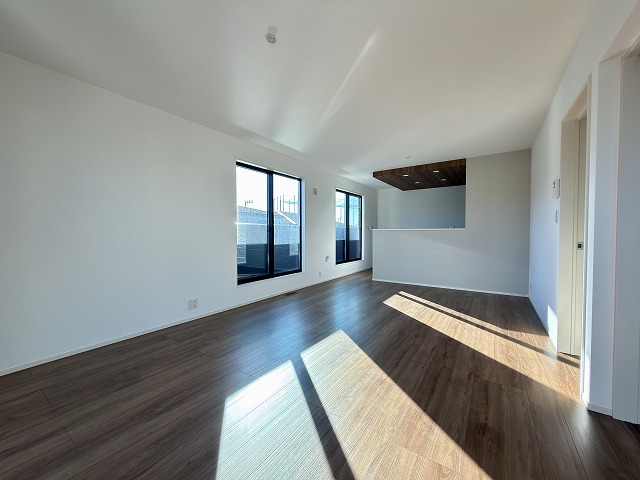 ��錧���΂݂炢�s���˓��ˎ��z�K�̐V�z��ˌ��Ẳ摜