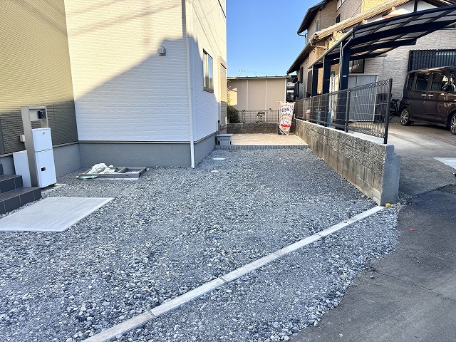 ��錧���s��X���X��̐V�z��ˌ��Ă̒��ԏ�