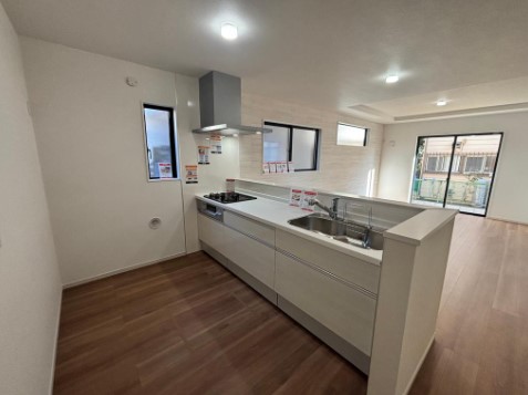 ��錧��J�s�S���P�u�S���P�u2���ڂ̐V�z��ˌ��ẴL�b�`��