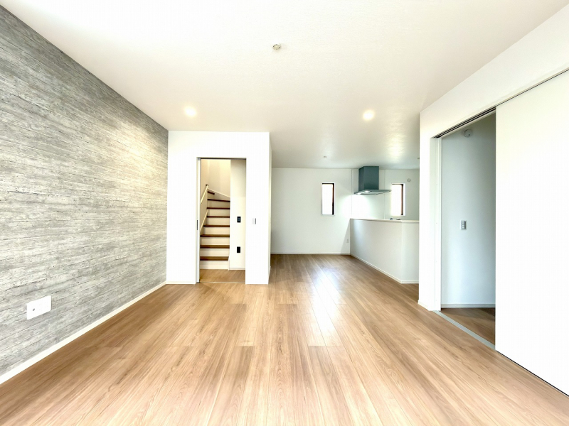 ��錧��J�s���P�u���P�u2���ڂ̐V�z��ˌ��Ẵ��r���O