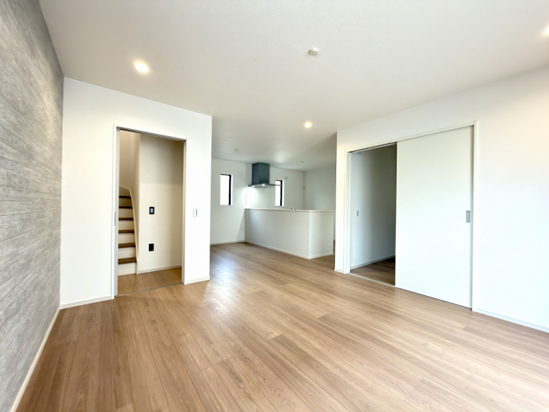 ��錧��J�s���P�u���P�u2���ڂ̐V�z��ˌ��Ẵ��r���O