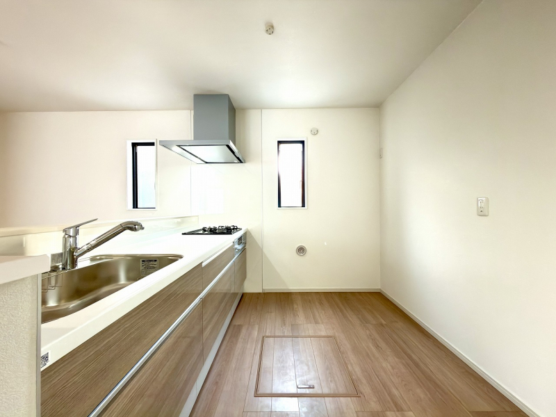 ��錧��J�s���P�u���P�u2���ڂ̐V�z��ˌ��ẴL�b�`��