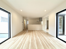 ��錧��J�s���P�u���P�u2���ڂ̐V�z��ˌ��Ẵ��r���O