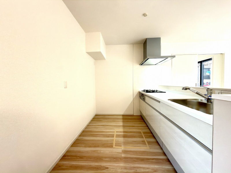 ��錧��J�s���P�u���P�u2���ڂ̐V�z��ˌ��ẴL�b�`��