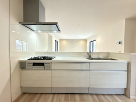 ��錧��J�s���P�u���P�u2���ڂ̐V�z��ˌ��ẴL�b�`��