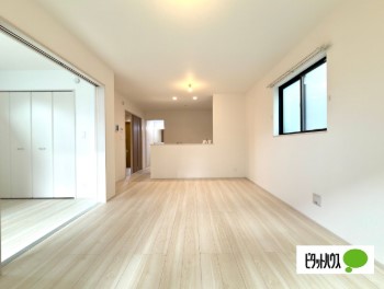 ��錧��J�s���O�䏼�O��6���ڂ̐V�z��ˌ��Ẳ摜