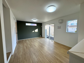 ��錧���s����쎚�y��̐V�z��ˌ��Ẵ��r���O