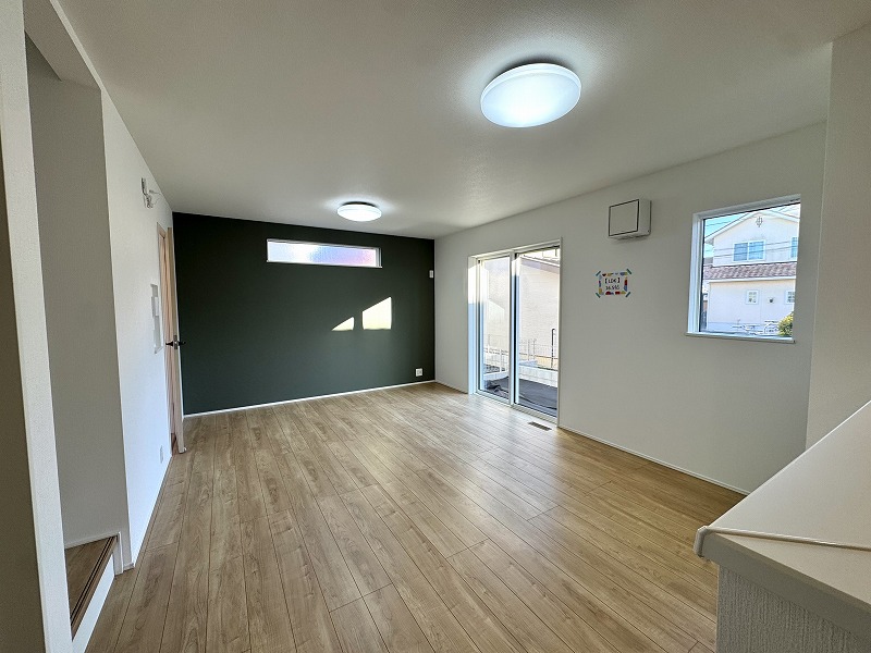 ��錧���s����쎚�y��̐V�z��ˌ��Ẵ��r���O