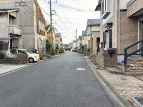 ��錧��J�s��������1���ڂ̒��È�ˌ��Ă̑O�ʓ��H�܂ތ��n�ʐ^