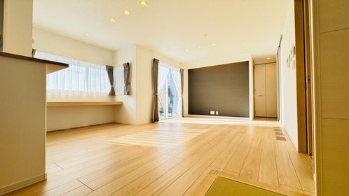 ��錧���Ύs���͌��艺�͌��荂�R�̒��È�ˌ��Ẳ摜