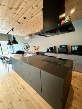 ��錧���s��X���X��̒��È�ˌ��Ẳ摜