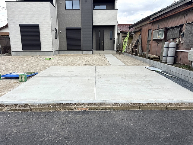 ��錧���΂݂炢�s�J��c�̐V�z��ˌ��Ă̒��ԏ�