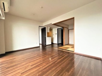 ��錧��J�s��������1���ڂ̒��Ã}���V�����̃��r���O