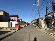 ��錧��J�s��t���t��7���ڂ̐V�z��ˌ��Ă̑O�ʓ��H�܂ތ��n�ʐ^