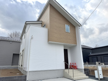 ��錧���Ύs�Ԕ�3���ڂ̐V�z��ˌ��Ă̌��n�O�ώʐ^