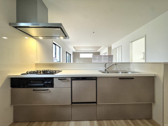 ��錧���s��߂ݖ�1���ڂ̐V�z��ˌ��ẴL�b�`��