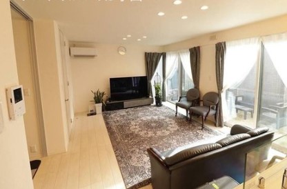 ��錧���Ύs���͌��艺�͌��荂�R�̒��È�ˌ��Ẵ��r���O