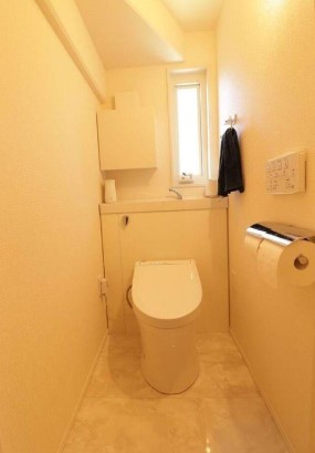 ��錧���Ύs���͌��艺�͌��荂�R�̒��È�ˌ��Ẵg�C��