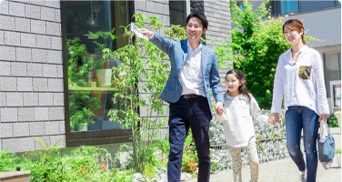 �Ƒ������n�̔���Ɍ������Ă���ʐ^